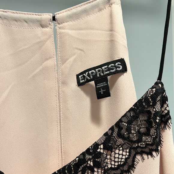 Express Top - Picture 2 of 6